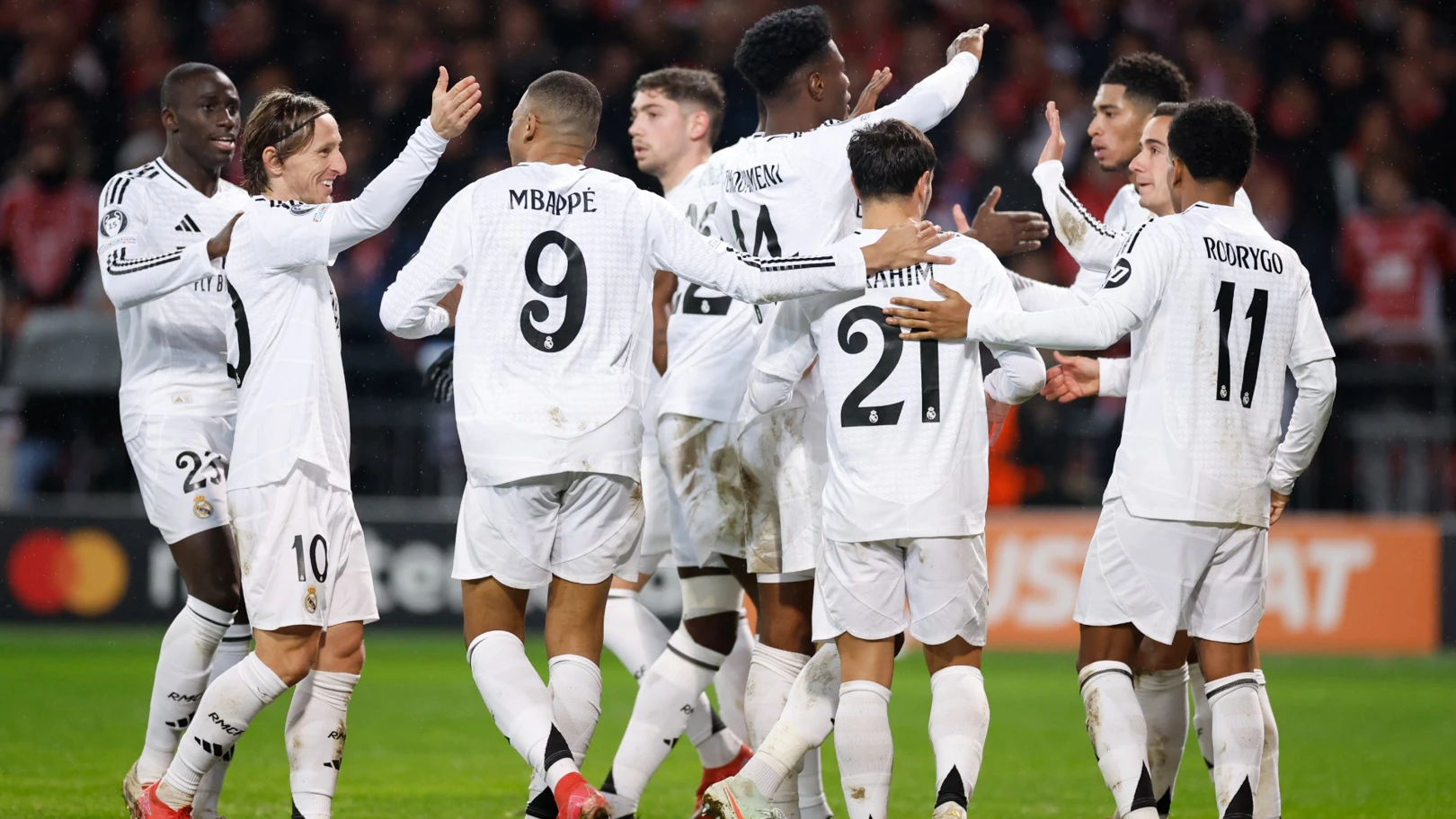 دون تغييرات.. قائمة ريال مدريد لمواجهة مانشست...