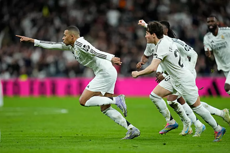 ريال مدريد يفوز على سوسيداد وإسبانيول يحقق ال...