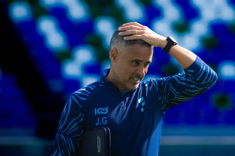 جوميز: لا أُجبر على الرد على إشاعات تدريب الأ...