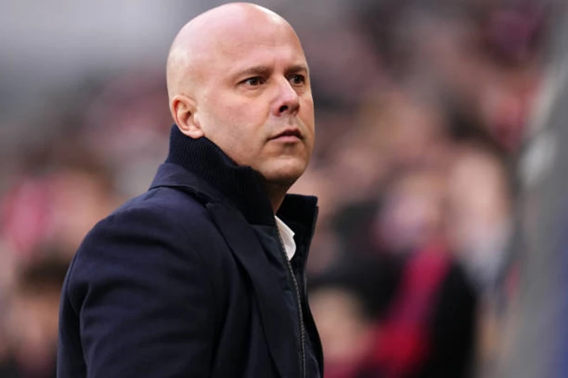 بسبب مأساة الموكب.. سلوت يفضل المشاركة بشكل ر...