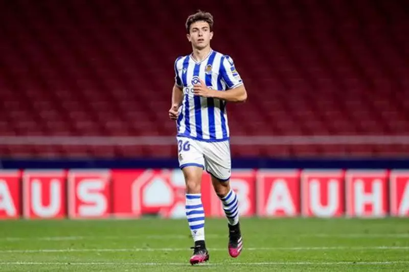 أرسنال يُبرم صفقة زوبيميندي