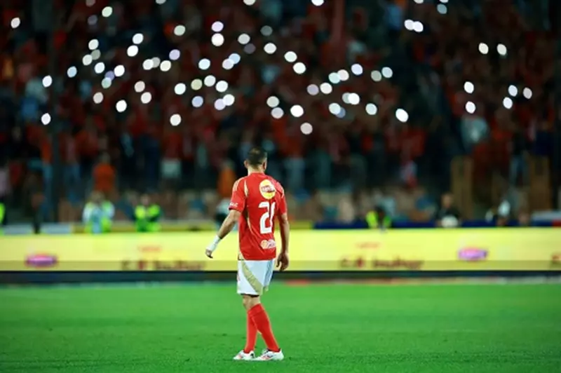 دموع الفرح والخسارة.. لحظات مؤثرة لمعلول بعد...