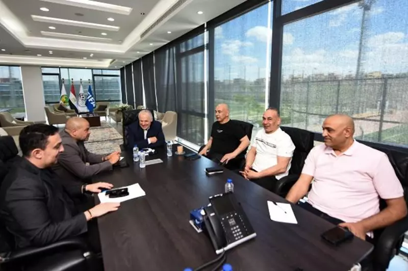 اجتماع أبو ريدة ودياب لمناقشة مواعيد المنتخب.