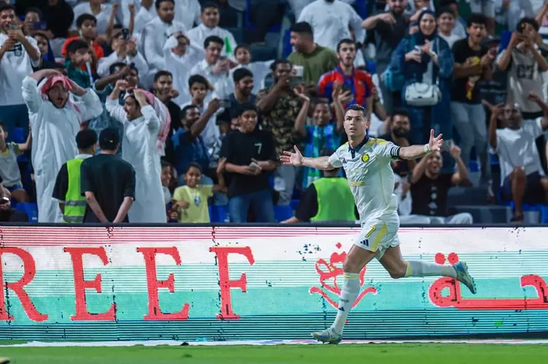 النصر السعودي يسعى لتجديد عقد رونالدو وسط اهت...