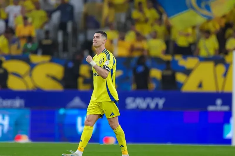 رونالدو يمدد عقده مع نادي النصر السعودي