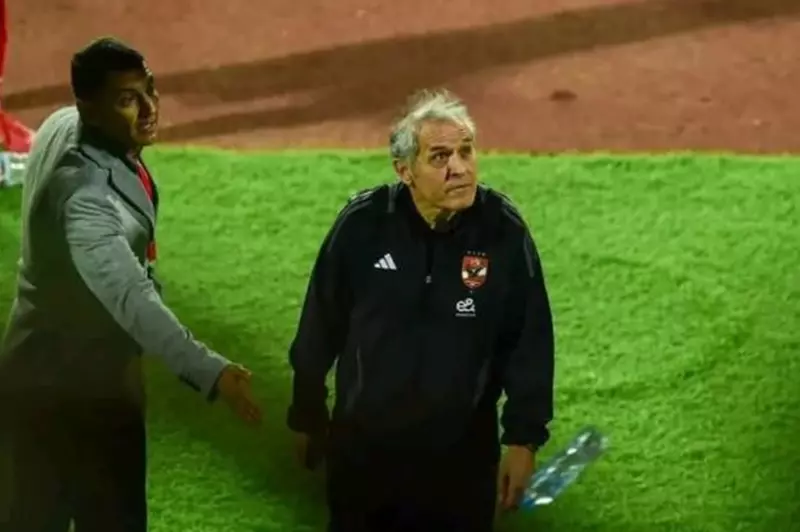 إمام عاشور يبرئ جماهير الأهلي من رمي الزجاجات...