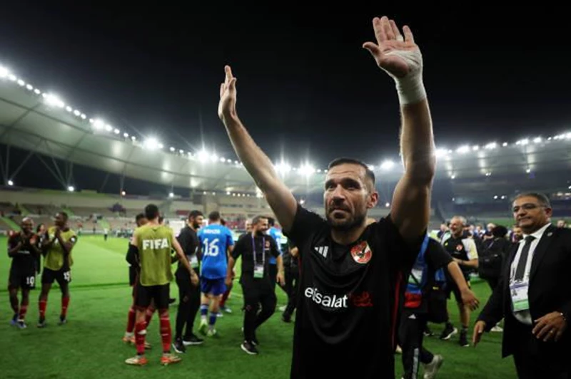 معلول ملك الوقت الإضافي في الأهلي