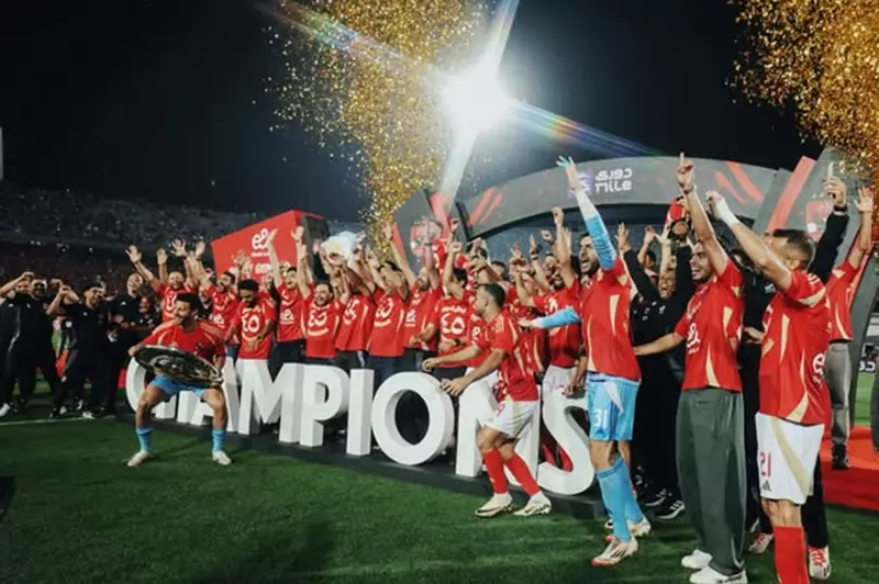 أنهى الأهلي بطولة الدوري المصري، فيما حل الزم...