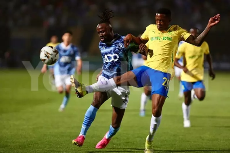 ماييلي يفتتح التسجيل في نهائي بيراميدز وصنداو...