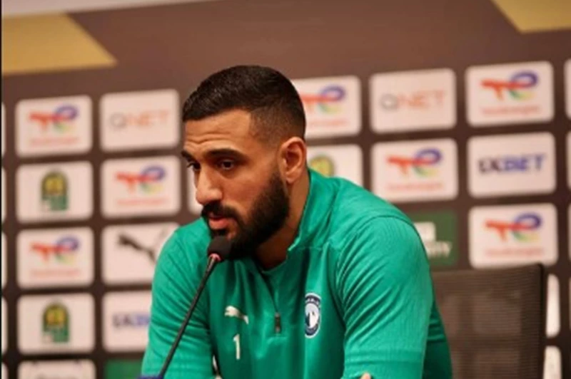 أحمد الشناوي يمدد عقده مع بيراميدز لأربع سنوا...