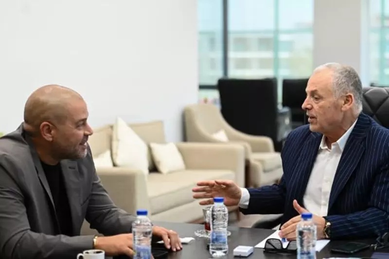 دياب: رابطة الأندية واتحاد الكرة أضعف.. ولا خ...