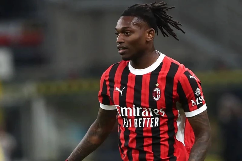 ليفربول وبايرن ميونخ يتراشقان لجلب لياو من مي...