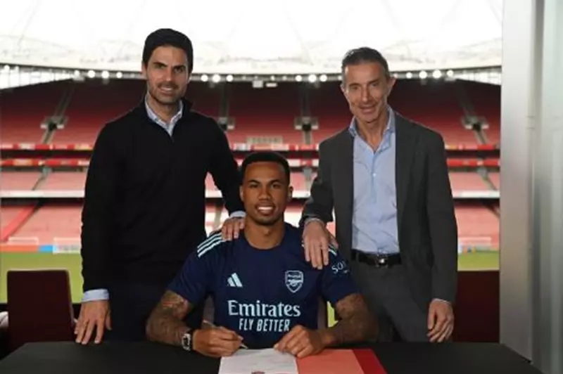 أعلن نادي أرسنال الإنجليزي رسميًا تعاقده مع ا...