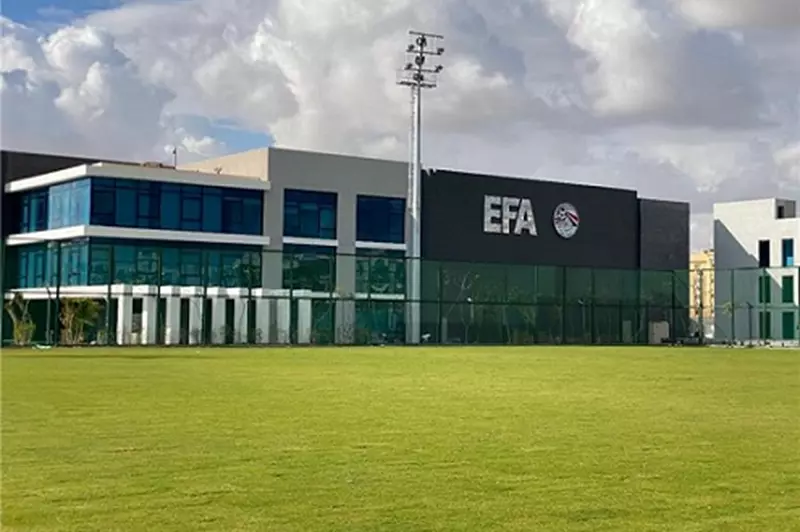 بعد انتهاء الفترة الاستثنائية.. اتحاد الكرة ي...