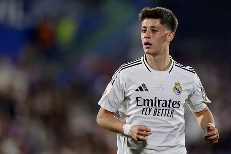 صباحك الرياضي: برشلونة يفكر في رحيل لاعبه، وم...