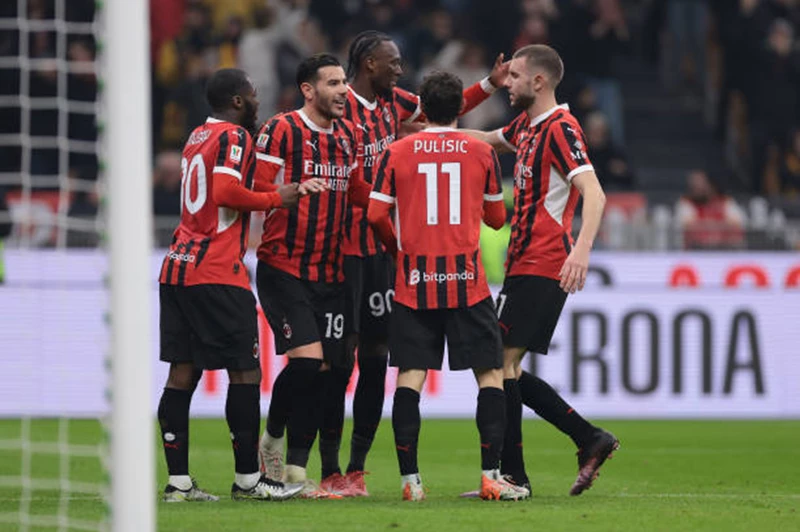 نابولي ينتزع نجما أمريكيا من كفوف ميلان