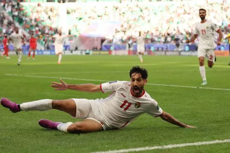 يزن النعيمات يكشف تفاصيل مفاوضات الزمالك.