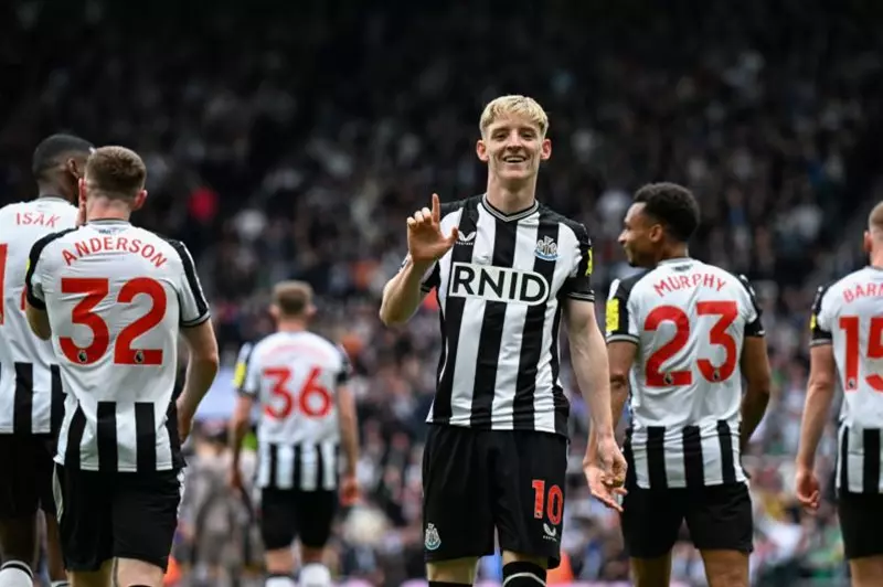 ليفربول يبحث عن بديل لدياز من نيوكاسل