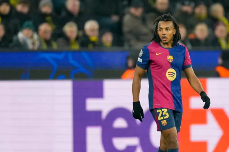 برشلونة على وشك تمديد عقد اللاعب كوندي