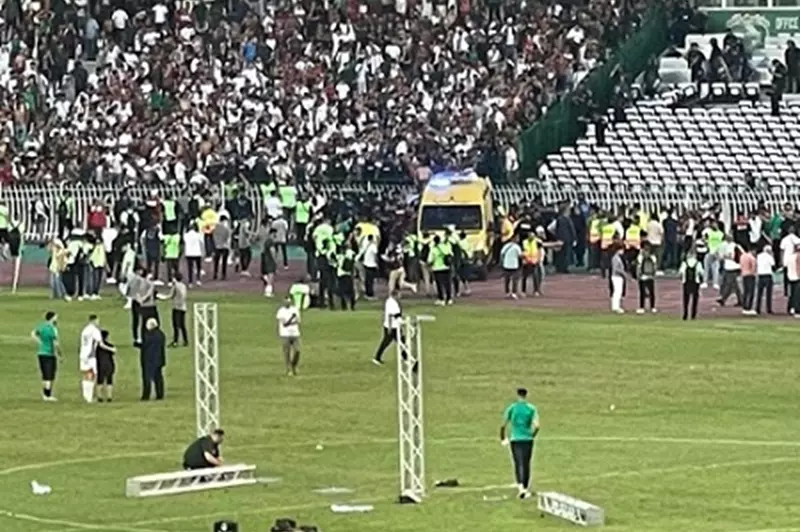 إلغاء حفل التتويج بعد حادثة في المدرجات عقب فوز مولودية الجزائر بالدوري