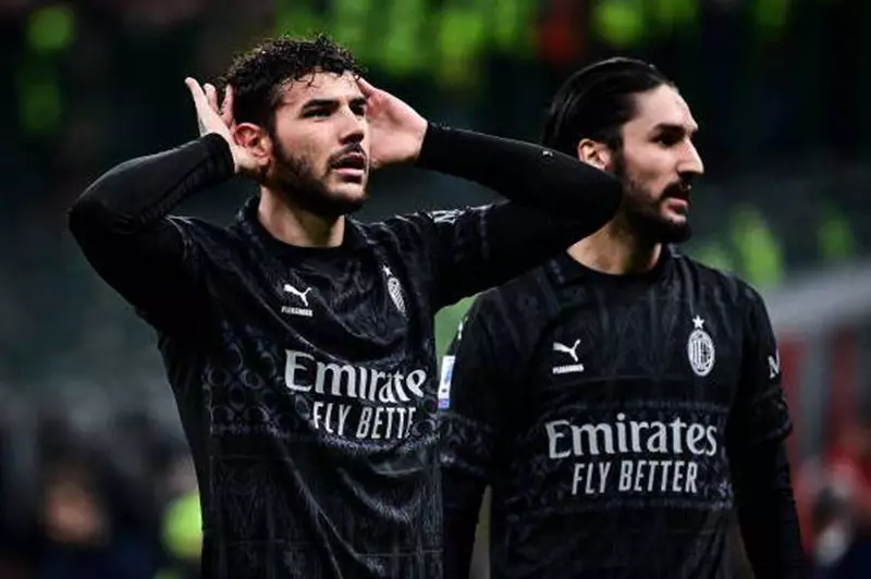 الهلال ينجح في الحصول على خدمات ثيو هيرنانديز