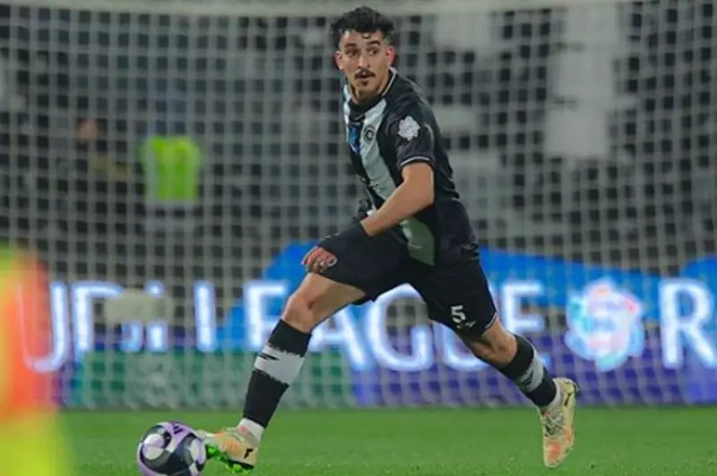 انتهاء عقد اللاعب مع الشباب وتوقيعه مع النصر