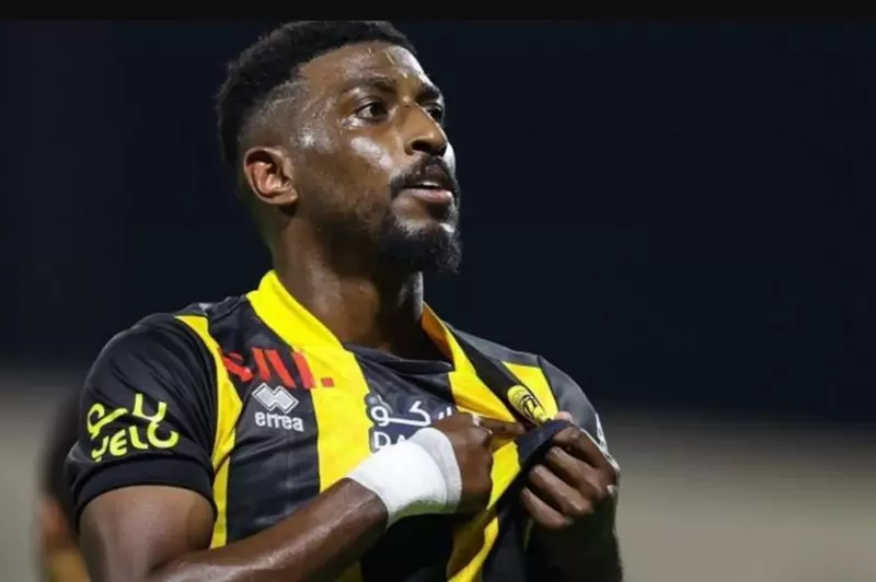 اتحاد جدة يُمدد عقد مدافعه رسميًا