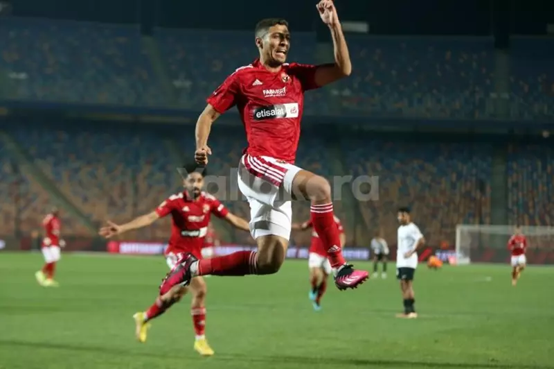 محمد شريف: لم أفكر بالمال عند انضمامي للأهلي،...