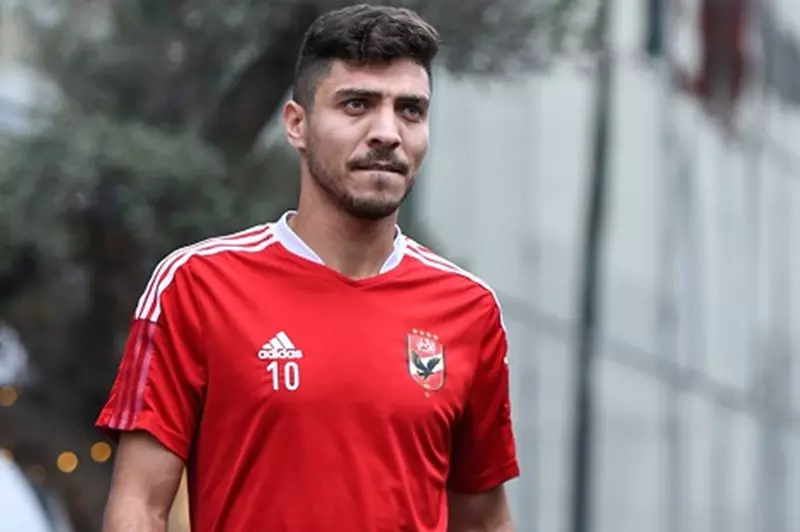 محمد شريف يعلن إختياره لفريق الأهلي رغم توافر...