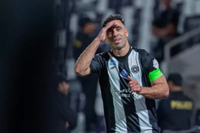 حمد الله يوقع مع الهلال لستة أشهر