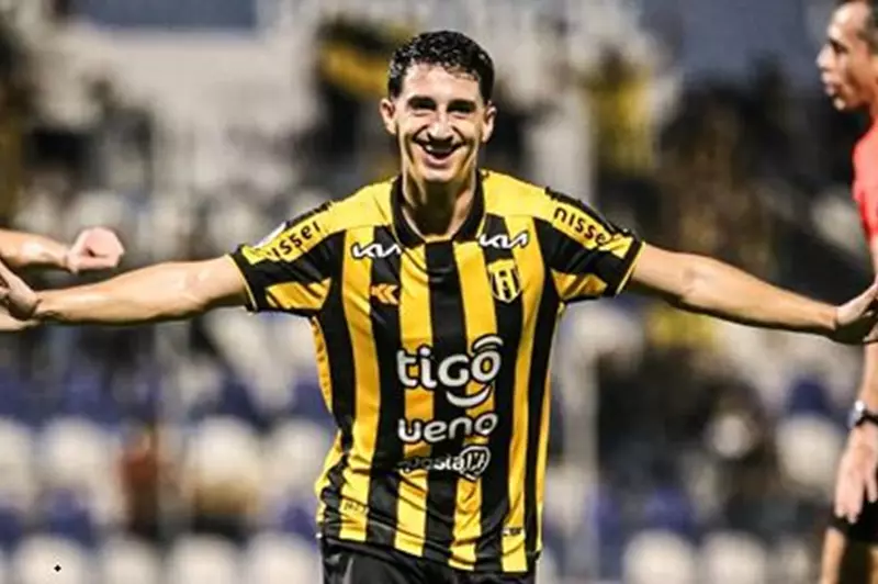 الأهلي يطمح لتعاقد أجوستين منصور.