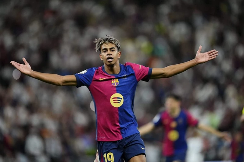 ديكو: لامين يامال لاعب استثنائي ورافينيا يضيف...
