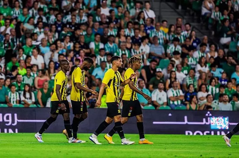 لاعب الفهود على وشك الانضمام للشباب