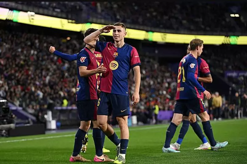 فليك يقرر مستقبل لوبيز في برشلونة