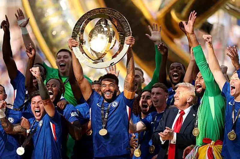 الفوز التاريخي لتشيلسي في كأس العالم للأندية، وسقوط باريس، وآثام أسينسيو