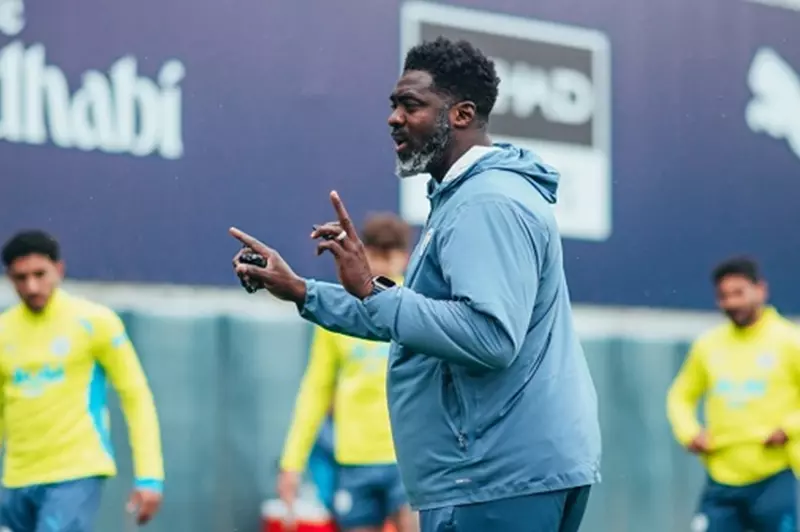 مانشستر سيتي يعين كولو توريه كمساعد لجوارديول...