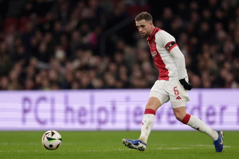 مدرب برينتفورد: هندرسون سيدفع بالانضباط داخل...