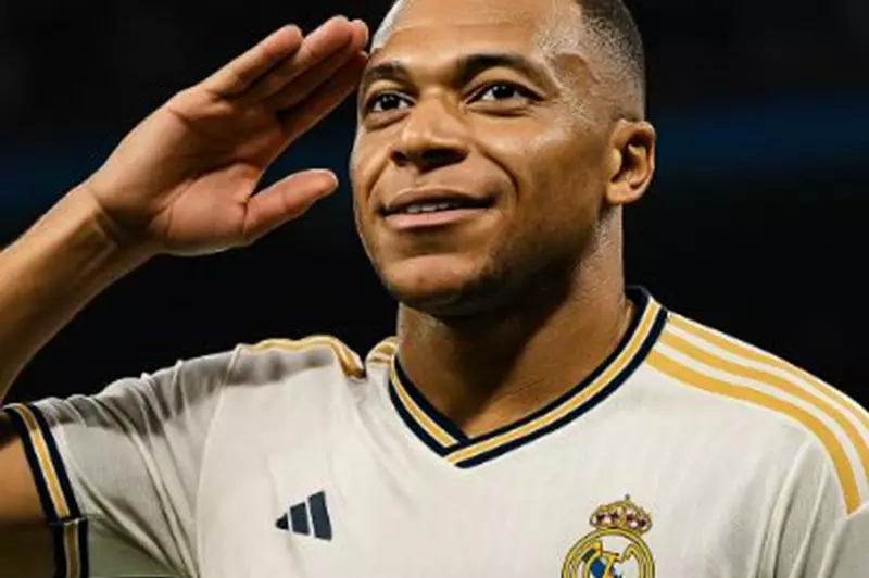 عام على وصول مبابي إلى ريال مدريد.. موسم استثنائي فردي دون بطولات