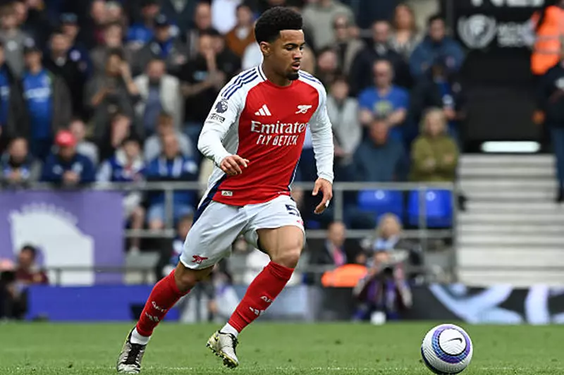 أرسنال يقترب من تمديد عقد نوانيري لمدة طويلة