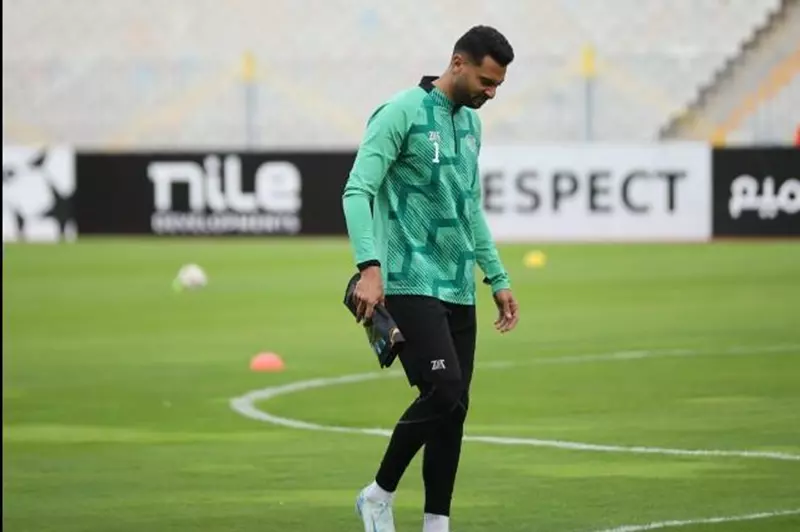 أحمد عادل يُجدد عقده مع الإسماعيلي لموسم جديد...