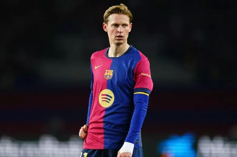 برشلونة في انتظار رد دي يونج بشأن تمديد عقده
