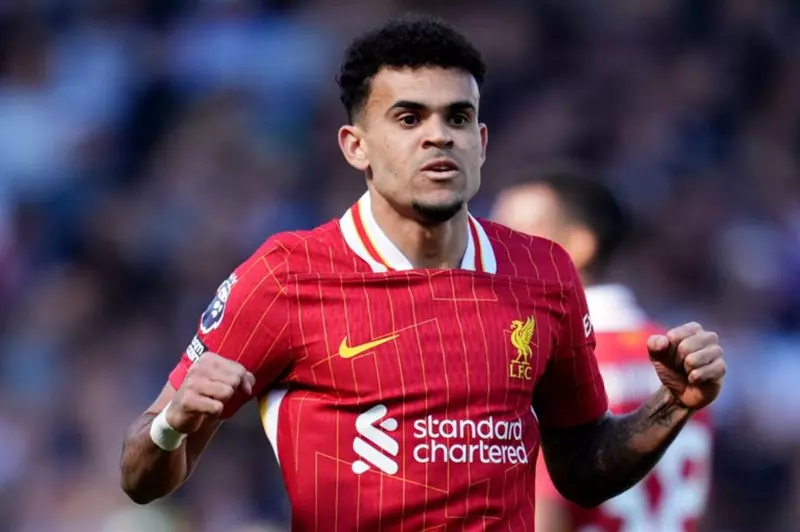 ليفربول يحدد بديلاً لويس دياز في سوق الانتقالات