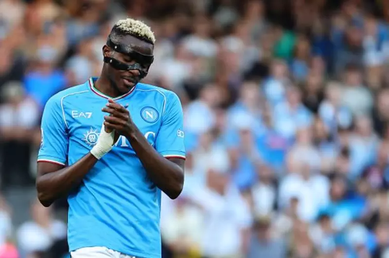 أوسيمين يواجه غضب جماهير نابولي بعد تصريحاته...