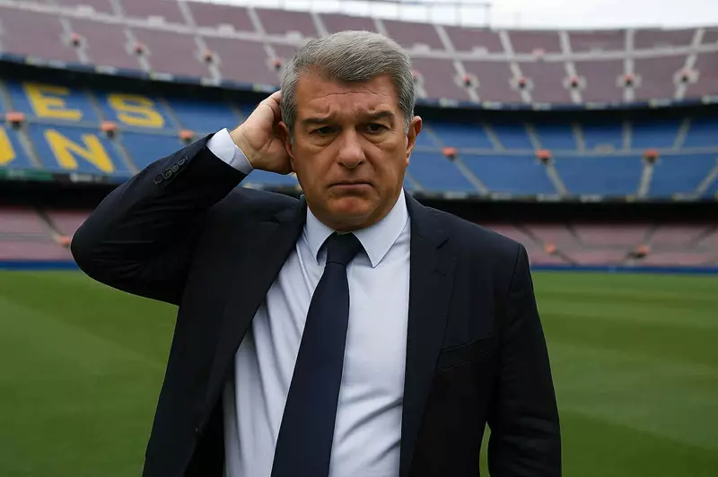 تأجيل افتتاح كامب نو مرة أخرى يؤكد فشل لابورت...