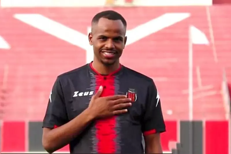 الأهلي ينجح في الحصول على خدمات الخيبري