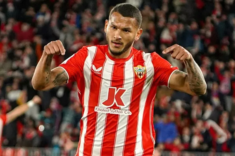 سبورتنج لشبونة يتعاقد مع مهاجم ألميريا ليكون...