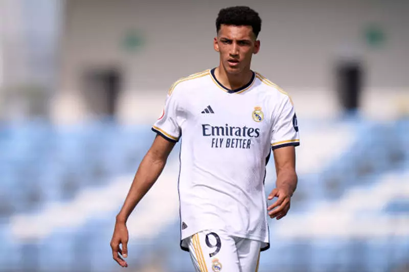 أعلن ريال مدريد رسمياً عن انتقال النجم ألفارو...