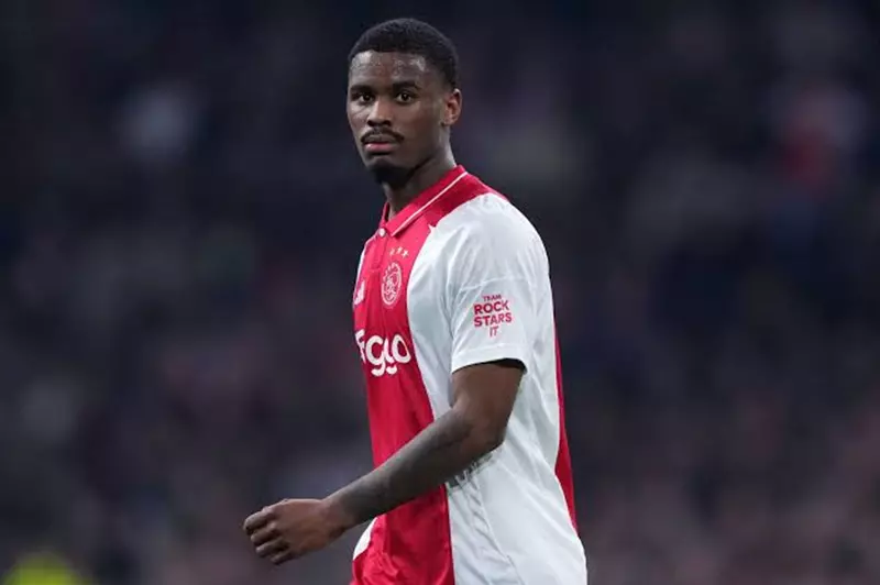 بدأ تشيلسي مفاوضات رسمية لتحويل لاعب ميدان نج...