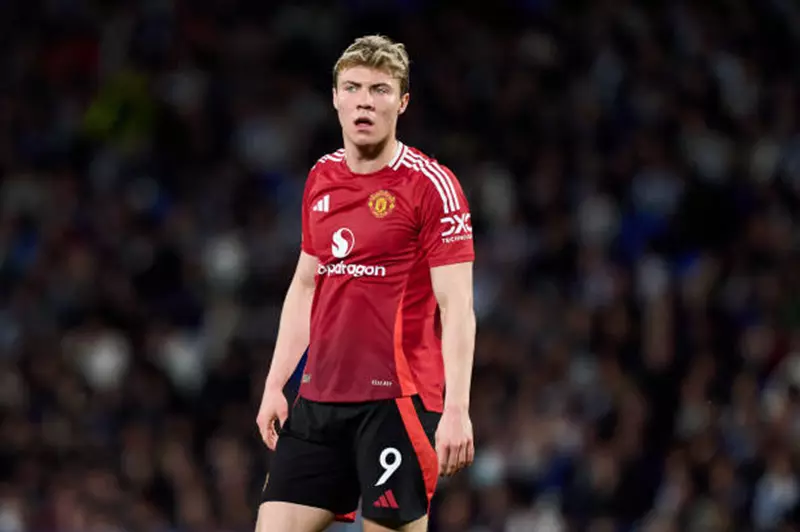 منافسة إيطالية على هويلوند بعد شكوك حول استمر...