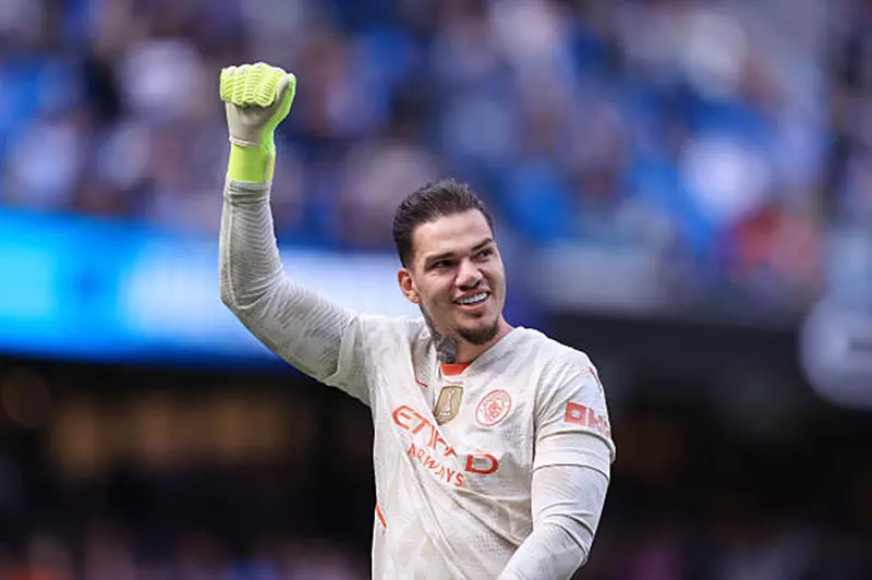 مانشستر سيتي يرفض بيع إيدرسون لجالاتا سراي